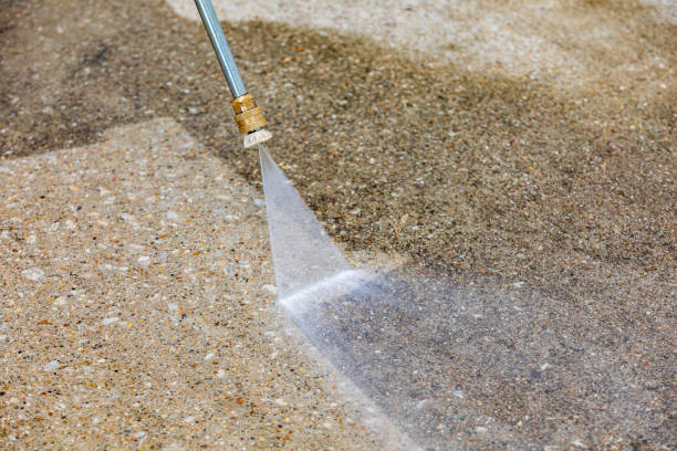 Best Gutter Cleaning  in Bay Shore, NY